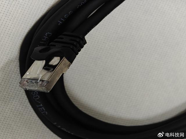 CQ9电子专用平台华为边缘路由器BE7 Pro图赏：WiFi 7+鸿蒙OS+全25G网口+超薄膜天线(图8)